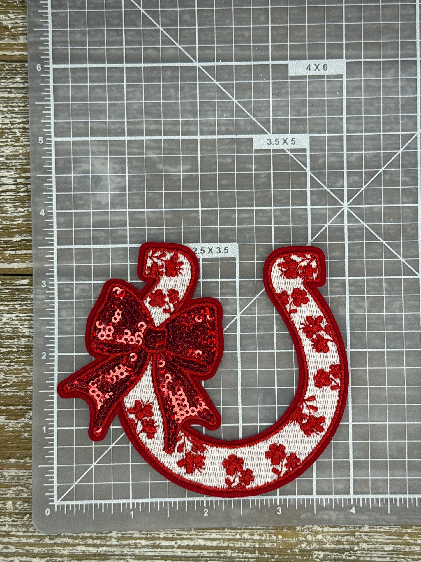 Sequin Bow Horseshoe